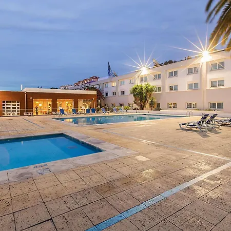 Szálloda Novotel Setúbal